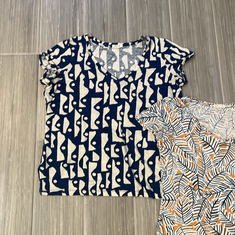 Set of 2 Nic and Zoe v neck tee shirts, size S - Picture 2 of 7